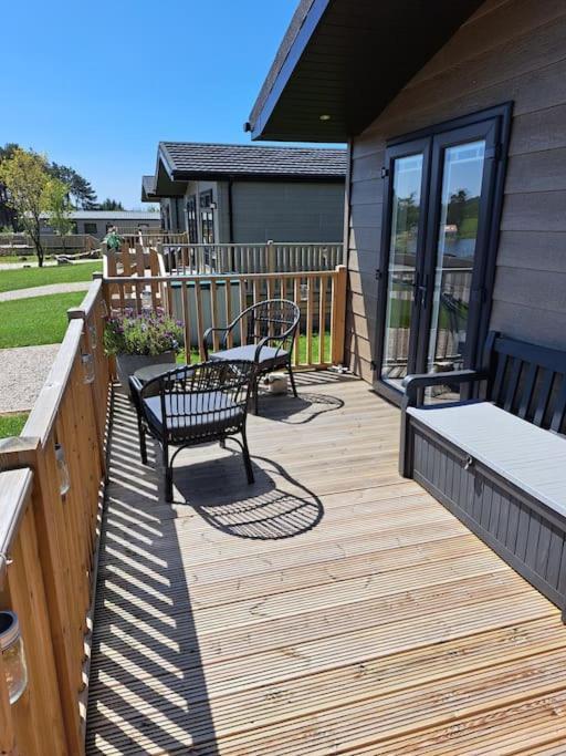 Diddly Squat Lodge With Hot Tub, Pendle View Holiday Park Клайтеро Экстерьер фото