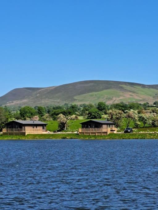 Diddly Squat Lodge With Hot Tub, Pendle View Holiday Park Клайтеро Экстерьер фото